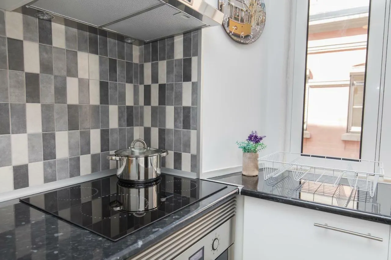 Elegant Lisbon Heart Apartment